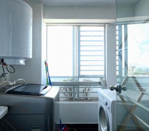Guernica Apartments