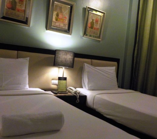 Urban Manor Hotel