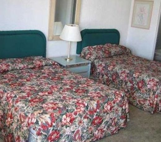 Binns Motor Inn