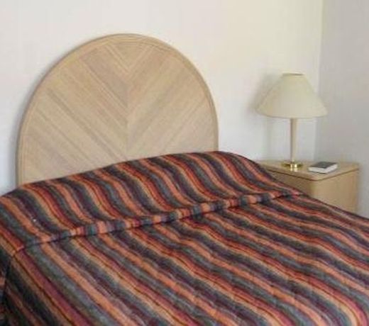 Binns Motor Inn