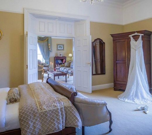 County Arms Hotel Birr