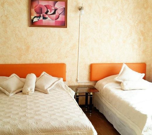 Gina's Hotel