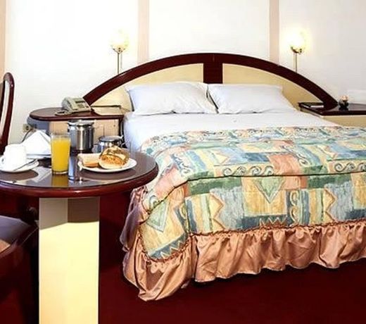 Americana Hotel