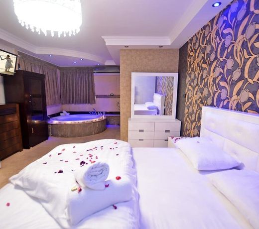 Ahuzat Haosher Guest House