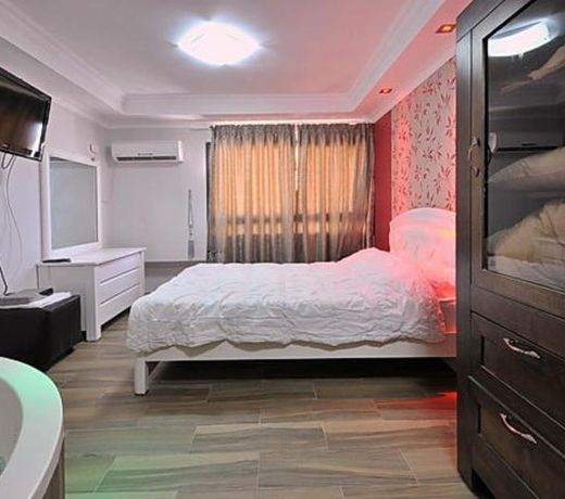 Ahuzat Haosher Guest House