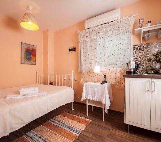 Peer Guest House