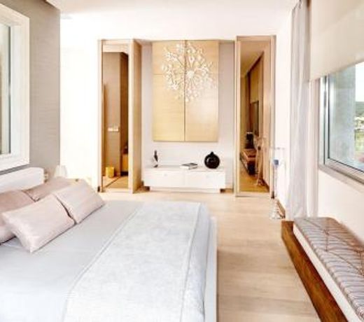Two Rooms Hotel