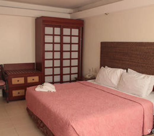 Wild Orchid Beach Resort