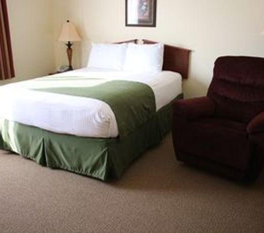 Edgewood Hotel & Suites