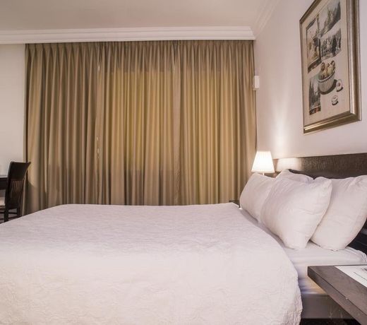 La Perle Hotel