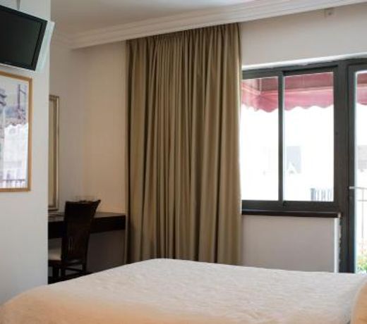 La Perle Hotel