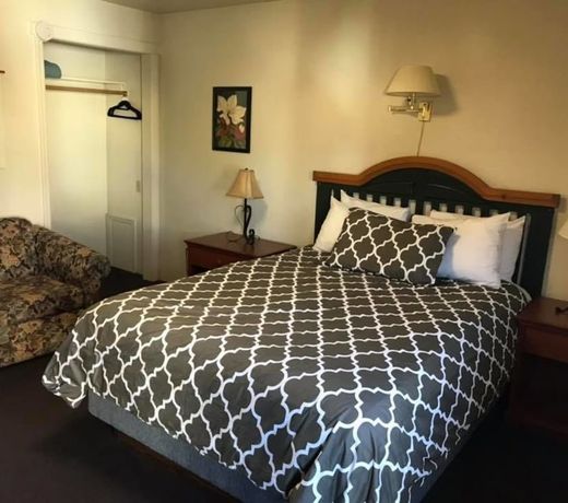 Manor Motel and Helman House