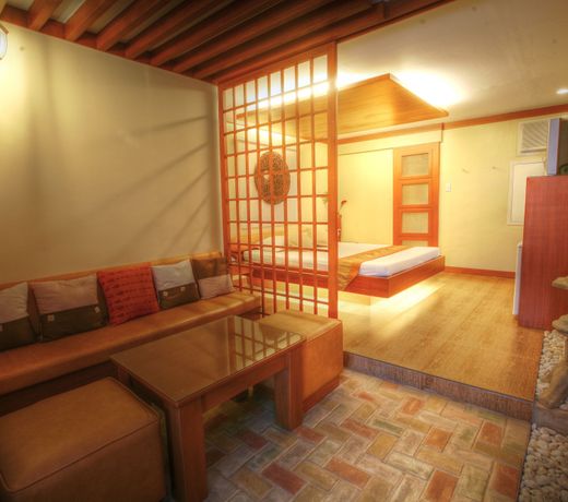 Victoria Court Suites