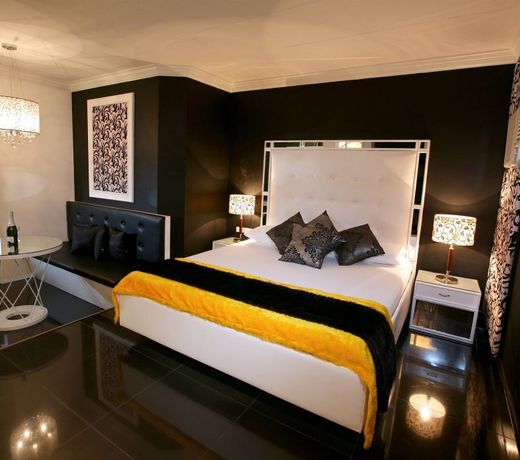 Victoria Court Suites