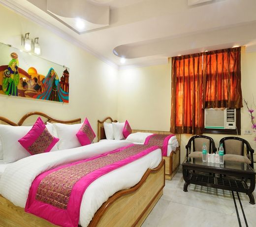 Hotel De Holiday International @ New Delhi Station