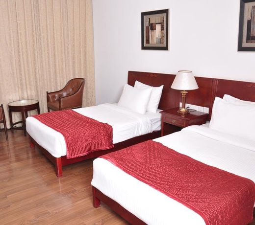 LILYWHITE HOTEL
