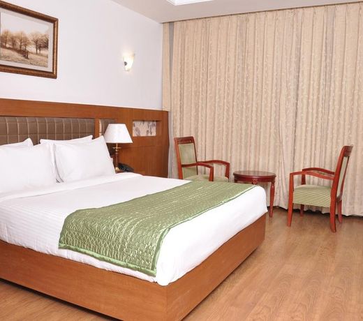 LILYWHITE HOTEL