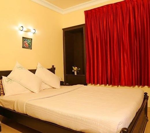 Hotel Emerald Inn