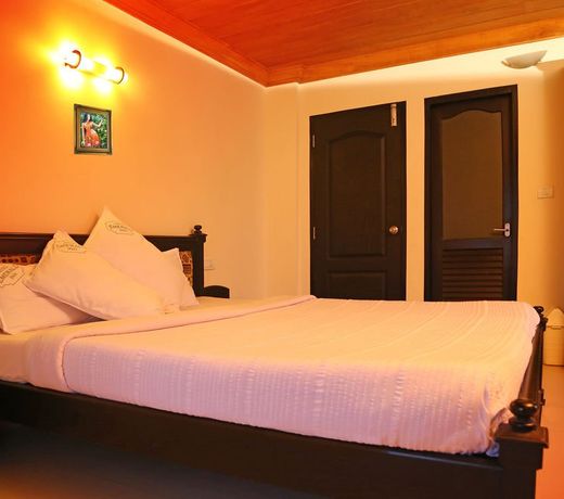 Hotel Emerald Inn