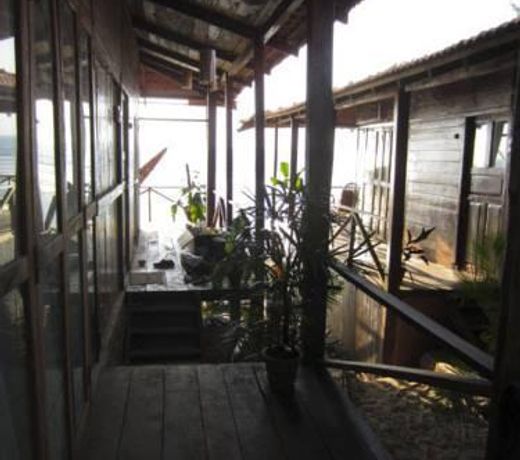 DOLPHIN BEACH RESORT