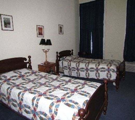 MacArthur Inn