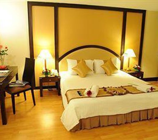 New Season Hotel