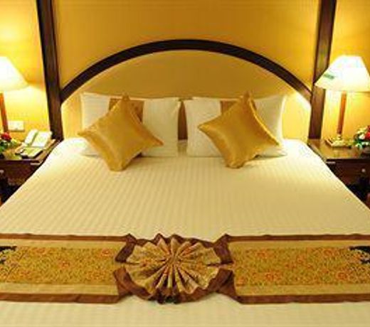 New Season Hotel