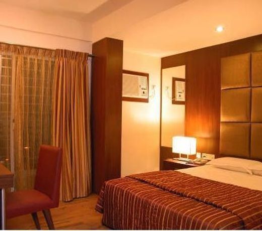 Octave Empire Castle Suites