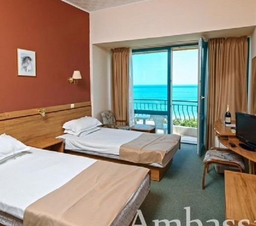 Hotel Ambassador - Free Parking