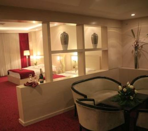Van Royal Hotel