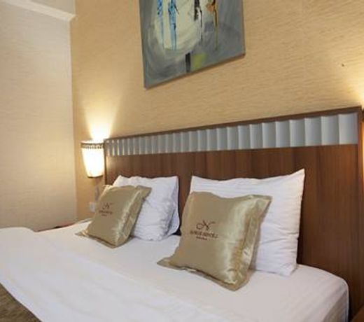 Noble Hotel