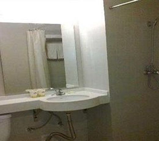 Qufu Lemon Holiday Inn