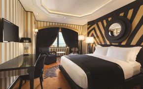 Отель Wyndham Grand Istanbul Kalamis Marina