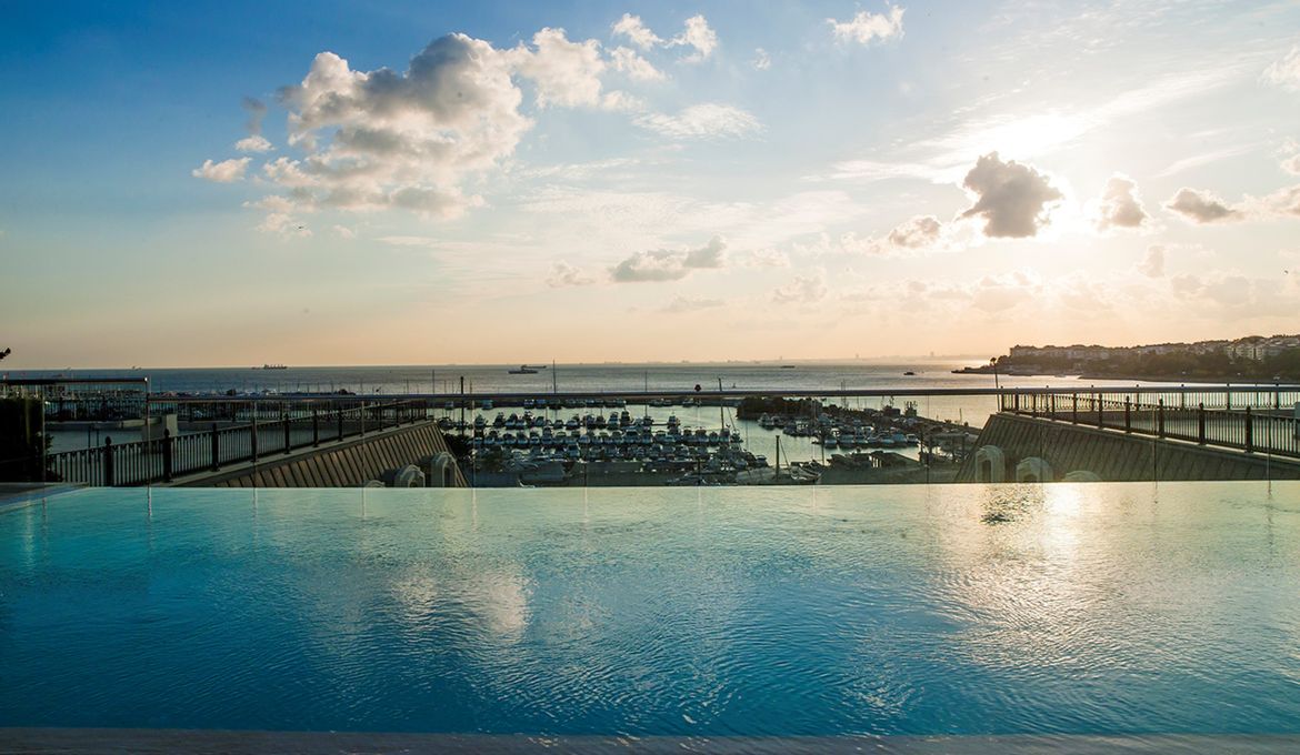 Wyndham Grand Istanbul Kalamis Marina Hotel