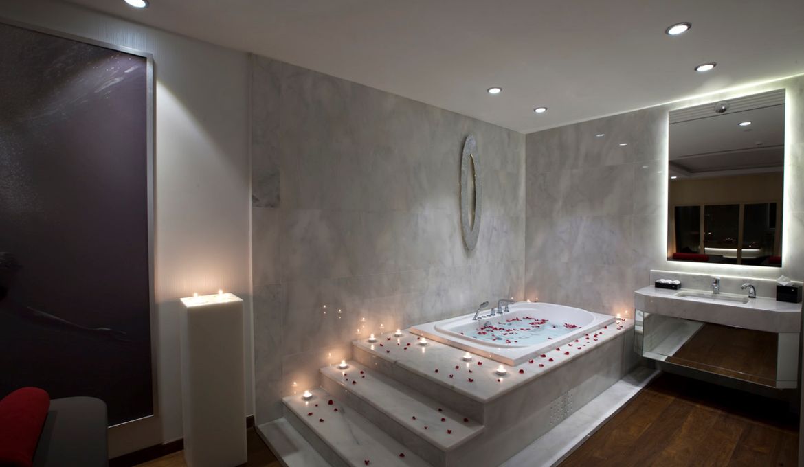 Wyndham Grand Istanbul Kalamis Marina Hotel