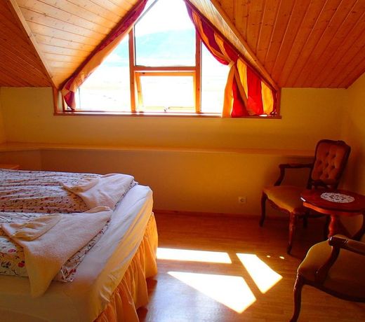 BakkaflÃ¶t Guesthouse