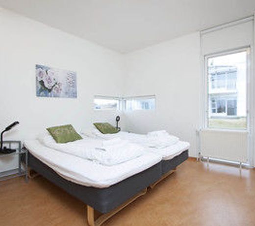 Golden Circle Apartments