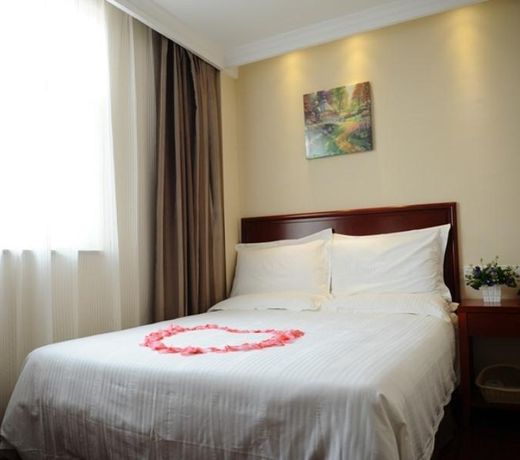 GreenTree Inn Henan Luoyang Qingdao Road Shanghai Market Express Hotel
