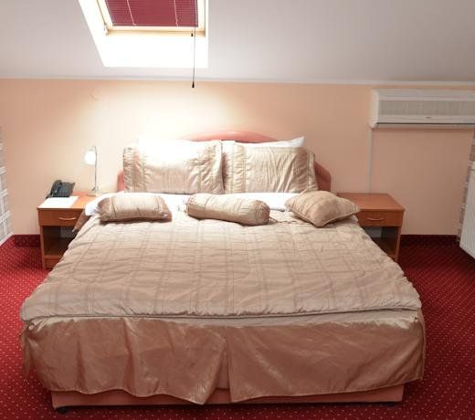 Hotel Stari Krovovi