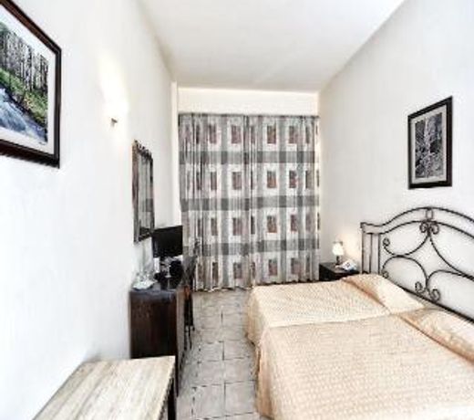 Piere - Anne Beach Hotel