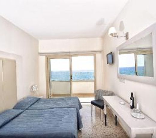 Piere - Anne Beach Hotel