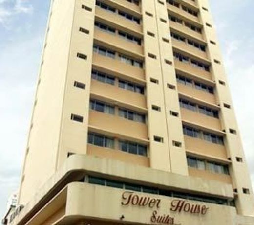 Hotel Tower House Suites