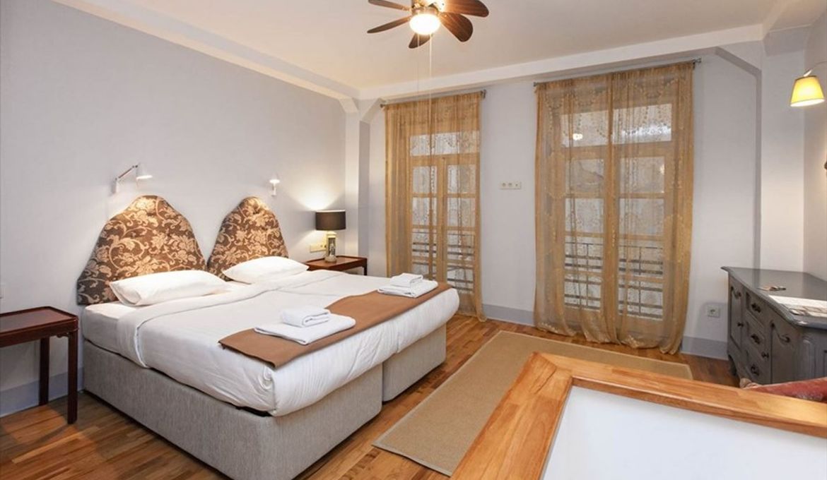 Chiconomy Suites