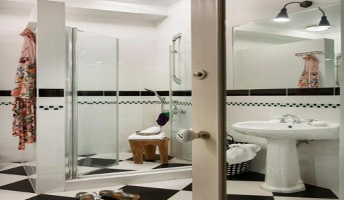 Chiconomy Suites