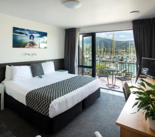 Harbourside Lodge