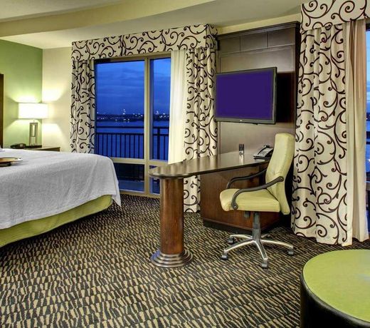 Hampton Inn & Suites Baton Rouge Downtown