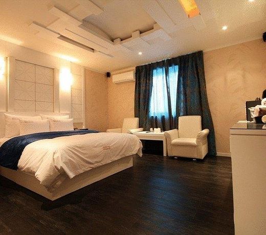 Hotel Ellee Cheonan