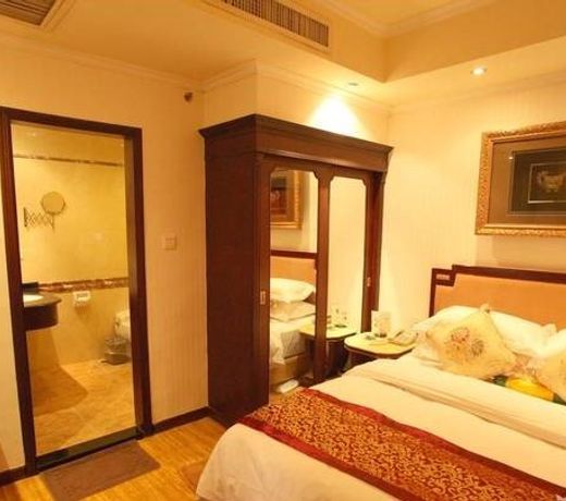 Lake View Garden Hotel