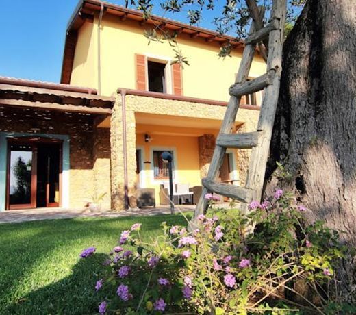 SU PASSU Country House