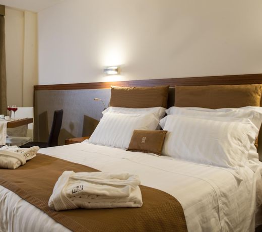Main Palace Hotel